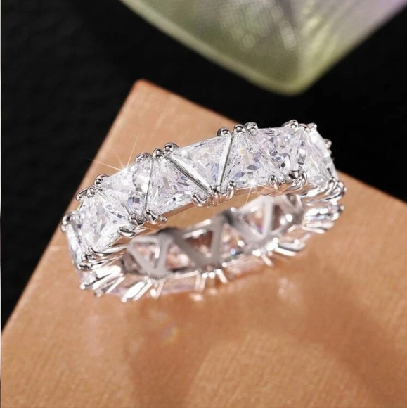 🎊🎊NEW🎊🎊BEAUTIFUL!! TRIANGLE CZ Ring in SILVER Plating 🎊🎊 - Picture 2 of 16